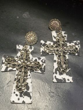 Cowhide Cross Earrings With Intricate‎ Silver Detailing & Stud Backing NEW D